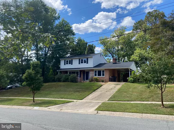 2890 BALMORAL DR, Rockville, MD 20850