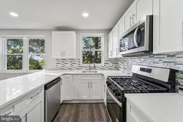 Upper Darby, PA 19082,6858 CLOVER LN