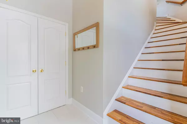 Woodbridge, VA 22191,13921 GULLANE DR