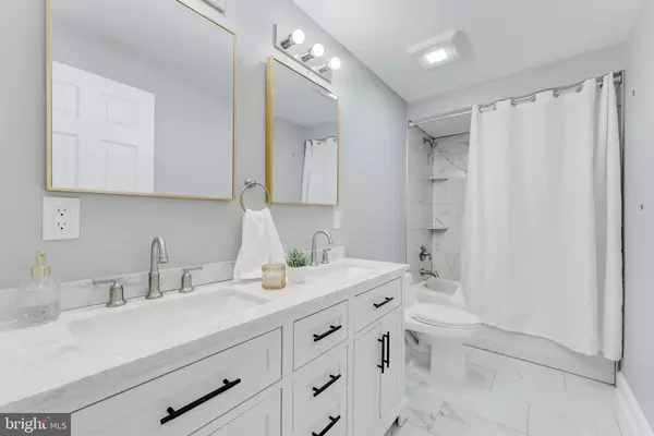 Pennington, NJ 08534,15 N MAIN ST #A