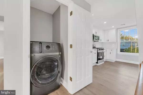 Pennington, NJ 08534,15 N MAIN ST #B