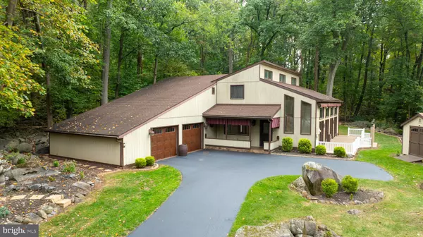 55 DEARDORFF DR, Etters, PA 17319