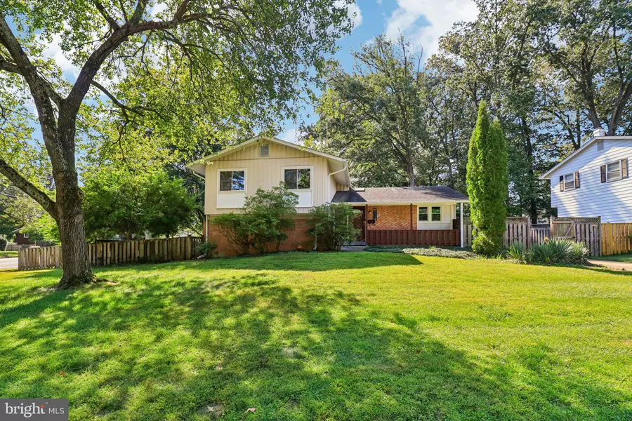 2638 BOWLING GREEN DR, Vienna, VA 22180