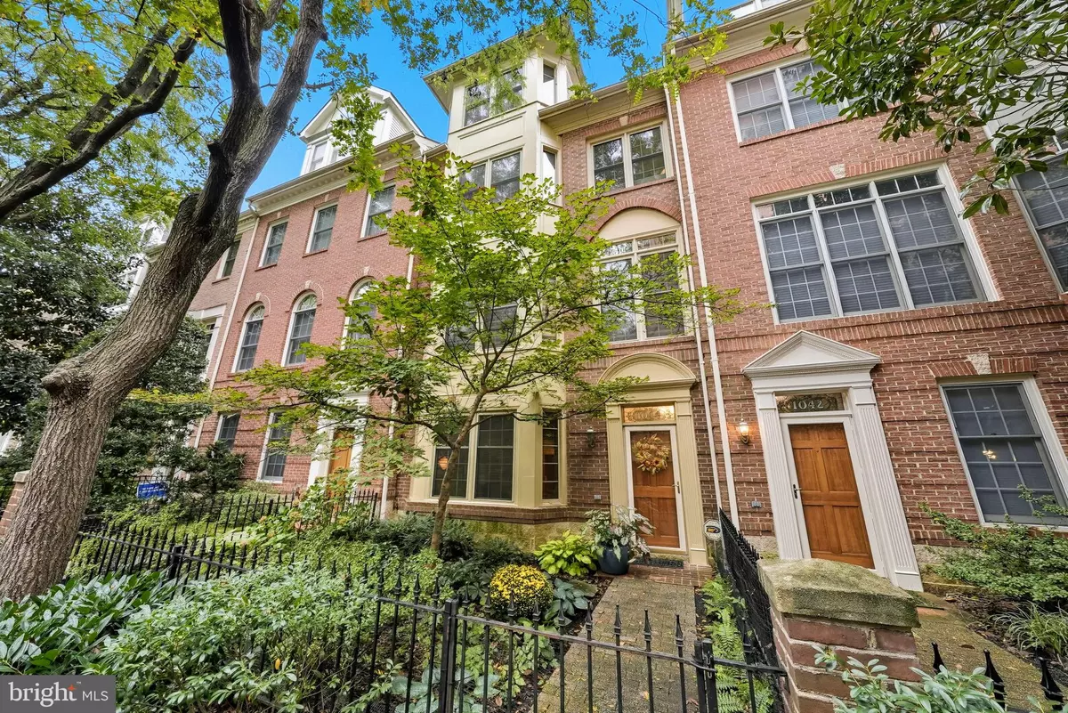 Arlington, VA 22201,1044 N STAFFORD ST