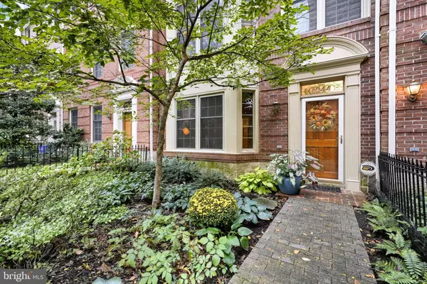 Arlington, VA 22201,1044 N STAFFORD ST