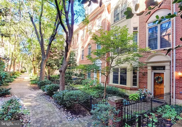 Arlington, VA 22201,1044 N STAFFORD ST