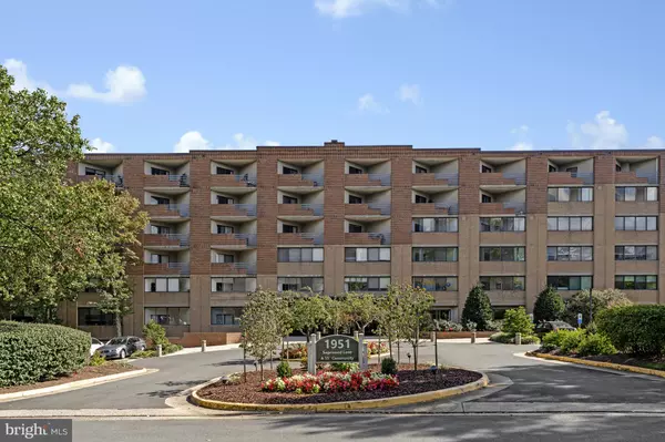 Reston, VA 20191,1951 SAGEWOOD LN #226