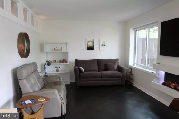 Columbia, MD 21044,10077 WINDSTREAM DR #1