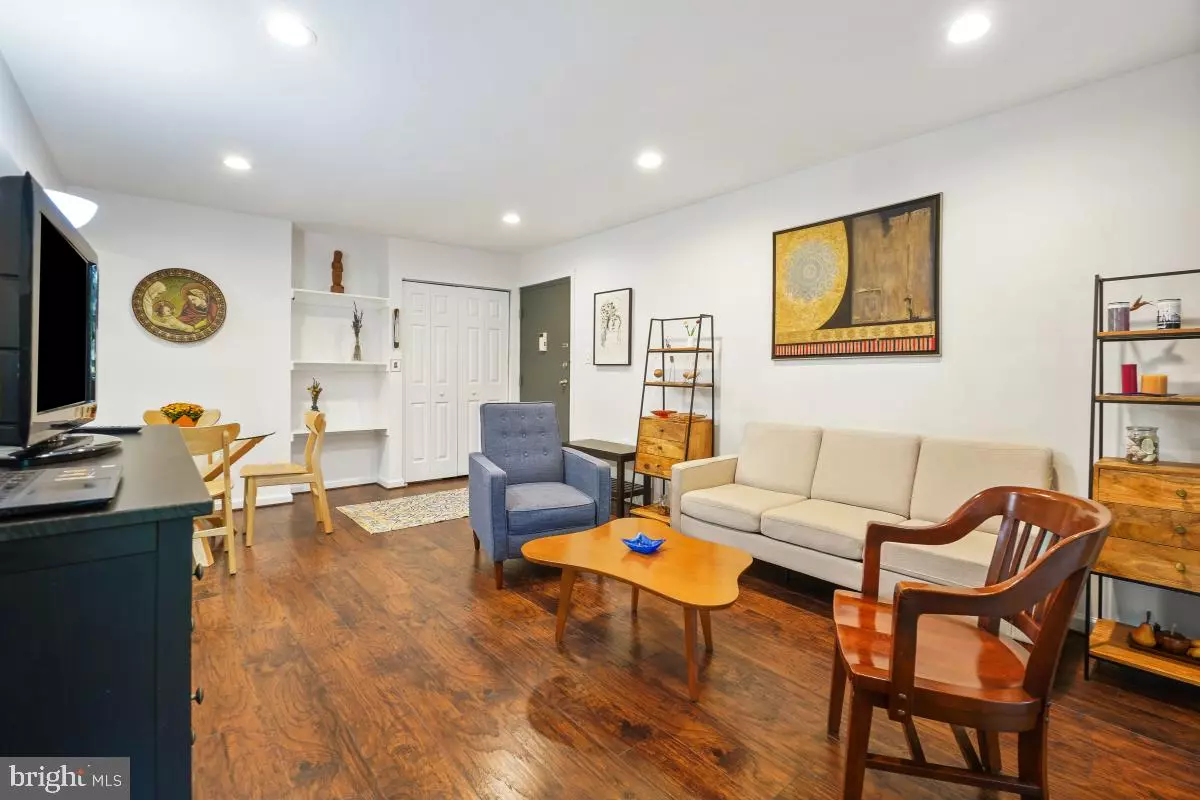 Rockville, MD 20850,878 COLLEGE PKWY #101