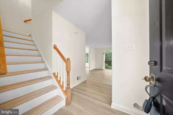 Ashburn, VA 20147,44226 MOSSY BROOK SQ