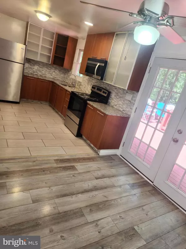 Long Pond, PA 18334,2113 WILD LAUREL DR
