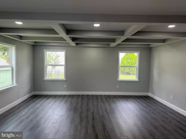 Willingboro, NJ 08046,51 CLUB HOUSE DR