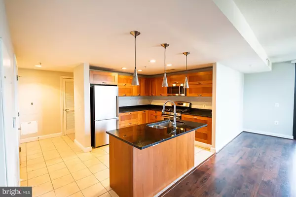 Alexandria, VA 22303,2451 MIDTOWN AVE #713