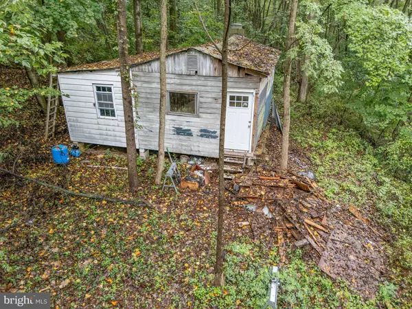 Airville, PA 17302,63 E TRAILS RD