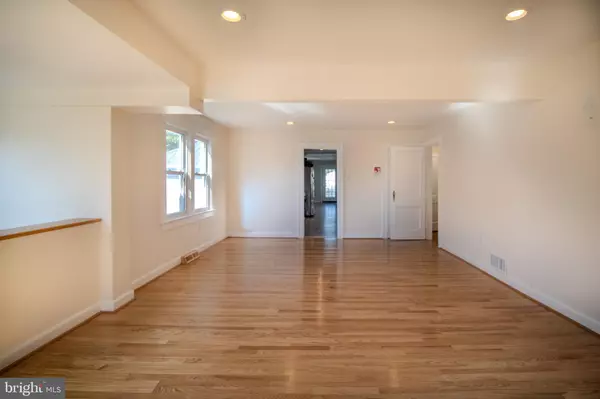 Martinsburg, WV 25401,1009 WEST VIRGINIA AVENUE