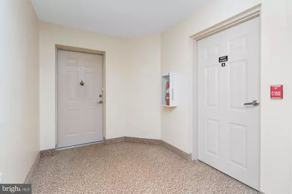 Lutherville Timonium, MD 21093,600 STRAFFAN #402