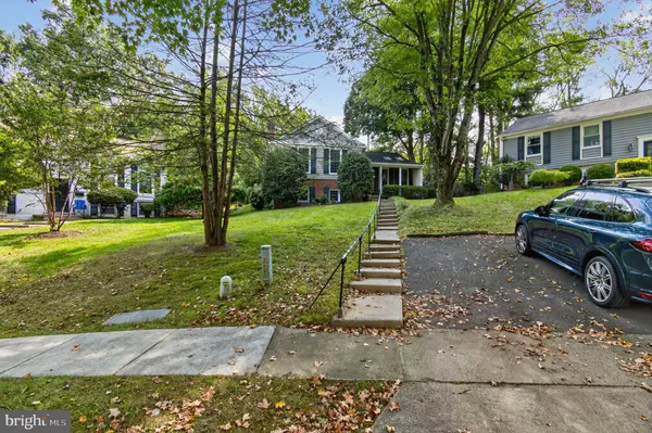 Bethesda, MD 20814,9803 RALEIGH TAVERN CT