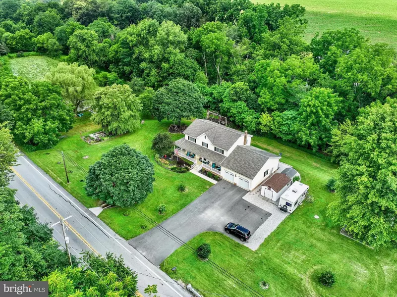 1665 CRALEY RD, Windsor, PA 17366