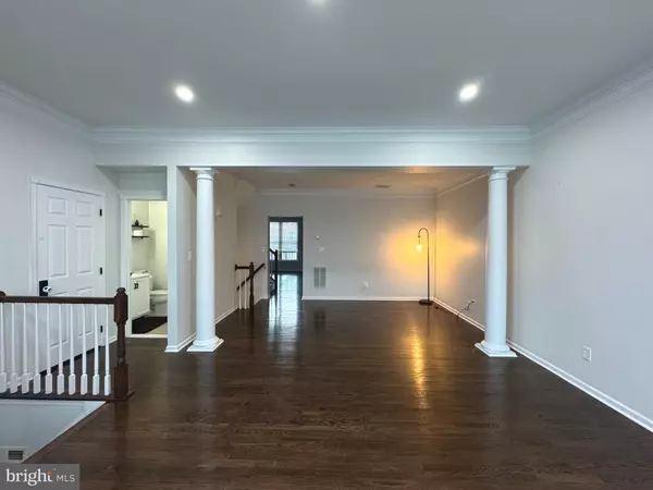 Chantilly, VA 20152,25219 LARKS TER