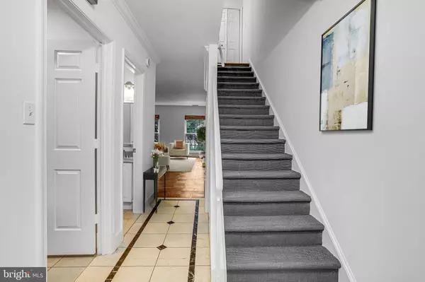 Washington, DC 20016,3275 SUTTON PL NW #A