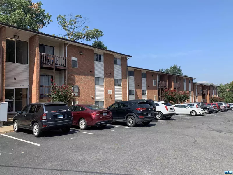 1215 WERTLAND ST #B33, Charlottesville, VA 22903