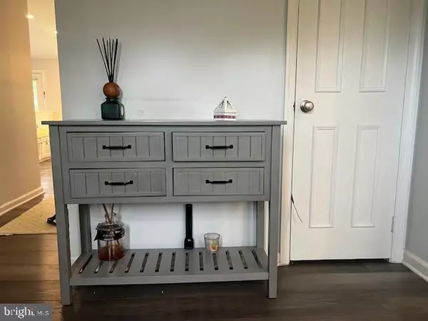 Alexandria, VA 22311,5833 COLFAX AVE