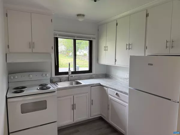 Charlottesville, VA 22903,115 APPLE TREE RD