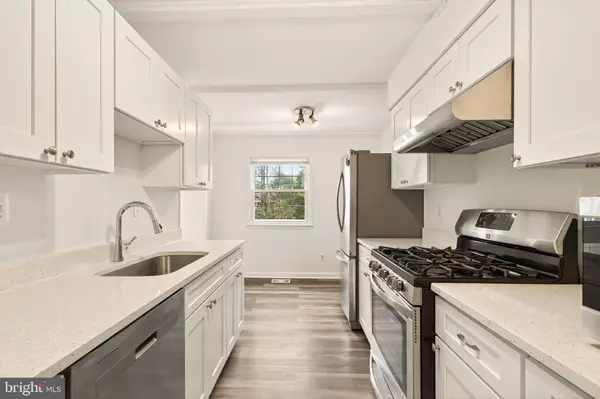 Centreville, VA 20120,14845 HAYMARKET LN