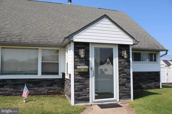 Levittown, PA 19057,23 CRYSTAL PL