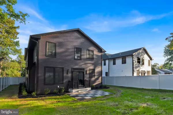 Metuchen, NJ 08840,243 HIGH ST