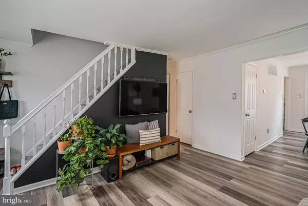 Bensalem, PA 19020,446 N MOUNT VERNON CIR