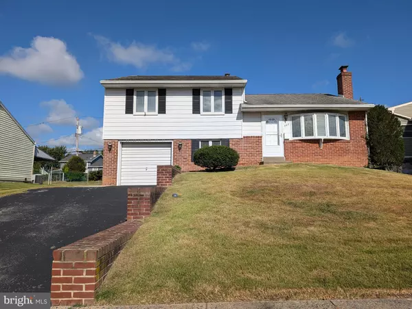 Broomall, PA 19008,362 SWANAGE DR