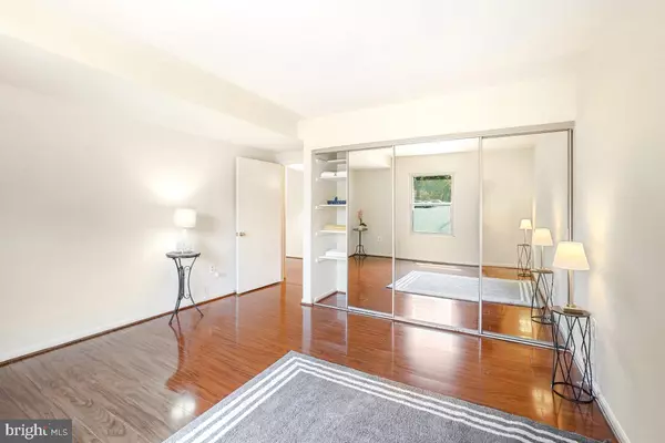 Silver Spring, MD 20906,3630 GLENEAGLES DR #8-2B