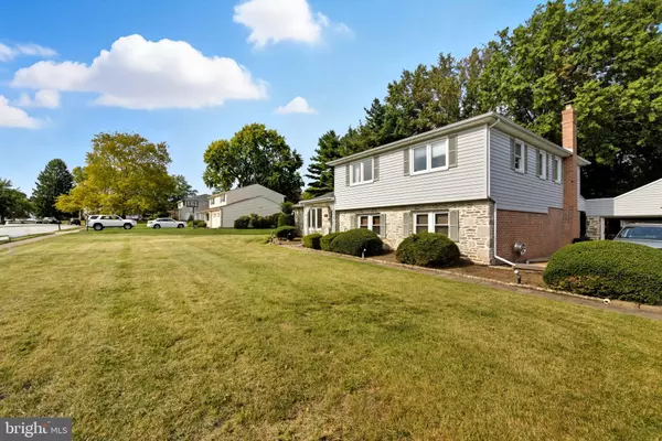 Huntingdon Valley, PA 19006,985 MILKWEED LN