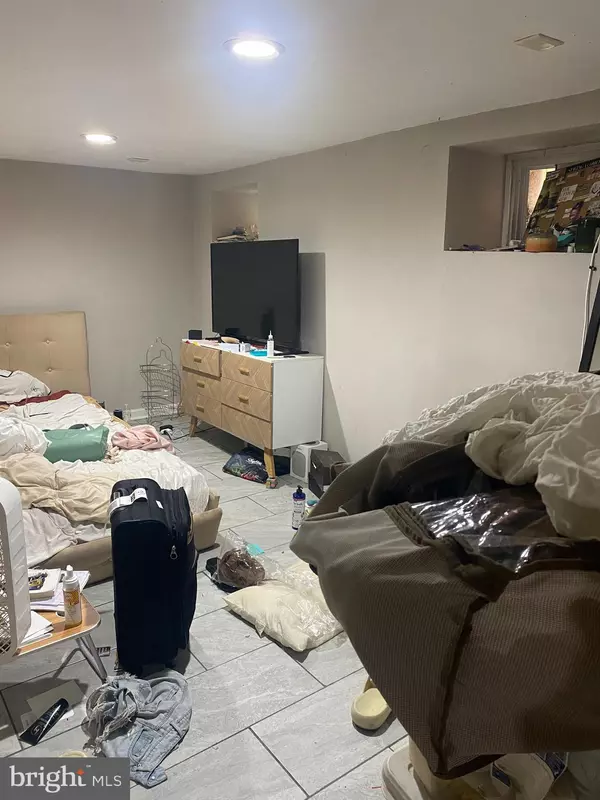 Philadelphia, PA 19143,1414 S 52ND ST