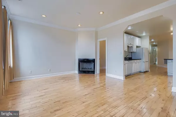 Baltimore, MD 21217,2219 EUTAW PL #3