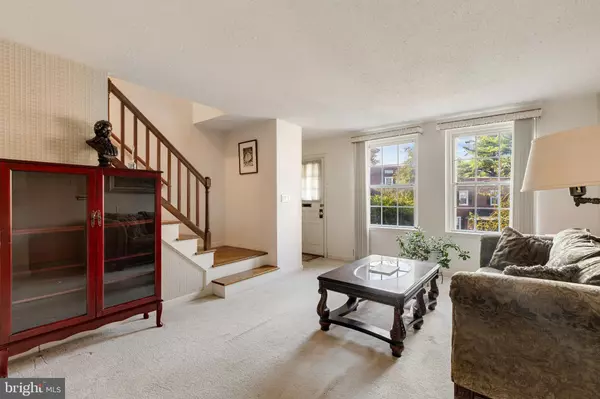 Arlington, VA 22206,4849 28TH ST S #B