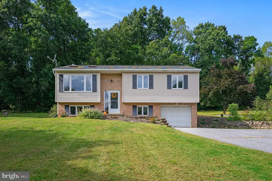 14 ESSIG, Fleetwood, PA 19522