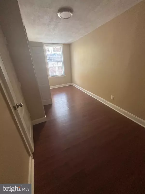 Camden, NJ 08104,915 MECHANIC ST