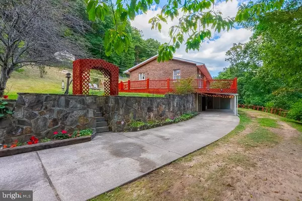 Riverton, WV 26814,1472 BRIERY GAP RD