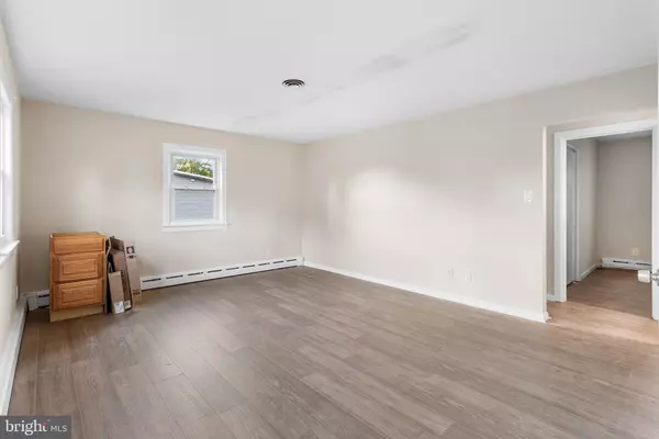 Hamilton, NJ 08619,120 THIRD AVE