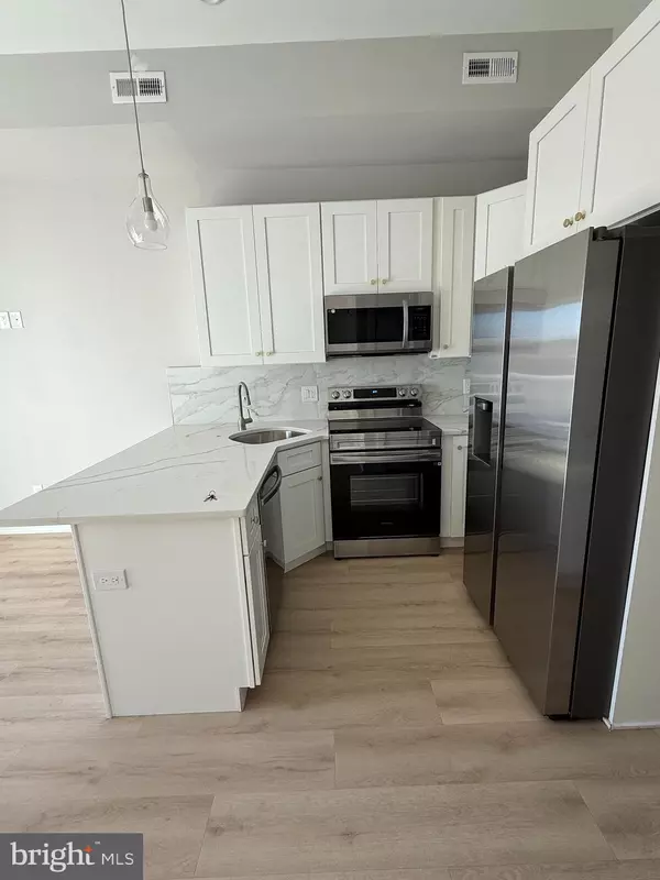 Philadelphia, PA 19125,2421 FRANKFORD AVE #2