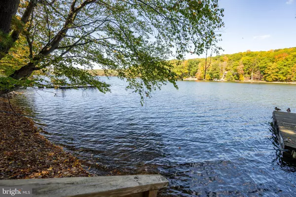 Oakland, MD 21550,202 PENELACRE LN