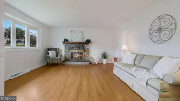 Warminster, PA 18974,766 MEADOW DR