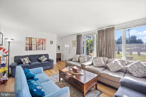 Broomall, PA 19008,2025 S SPROUL RD