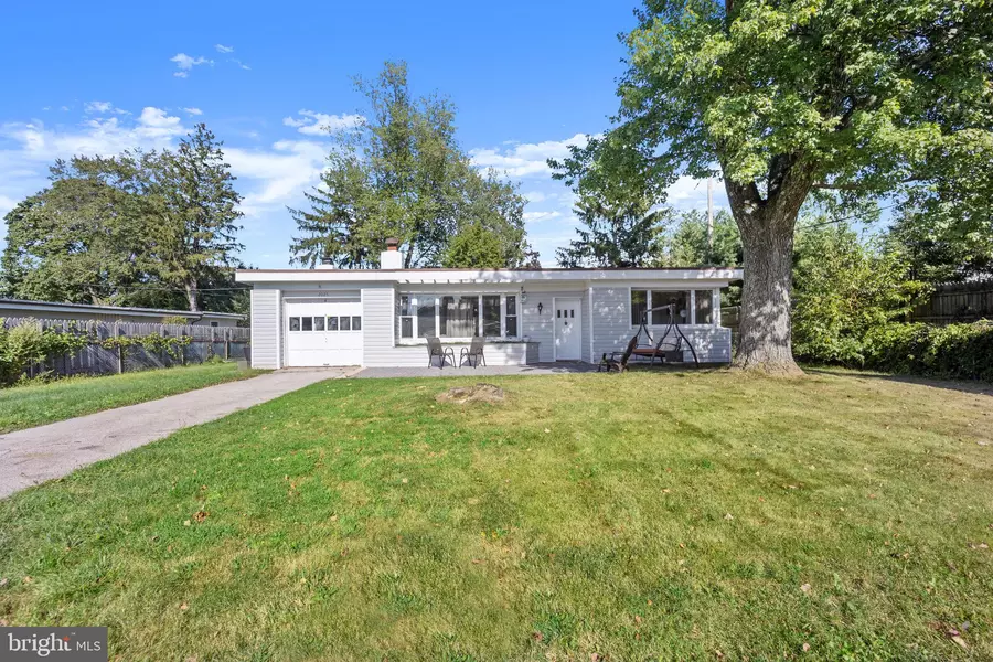 2025 S SPROUL RD, Broomall, PA 19008