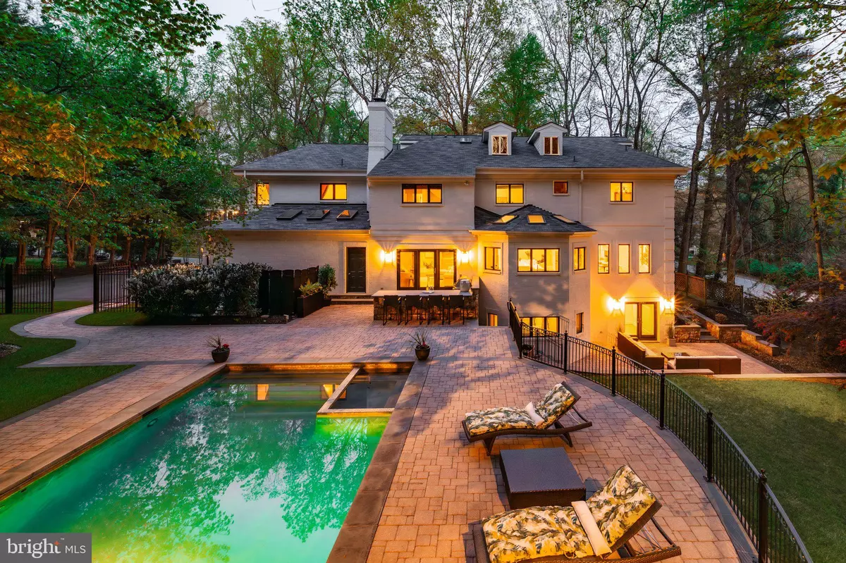 Bethesda, MD 20817,9200 HOLLYOAK DR