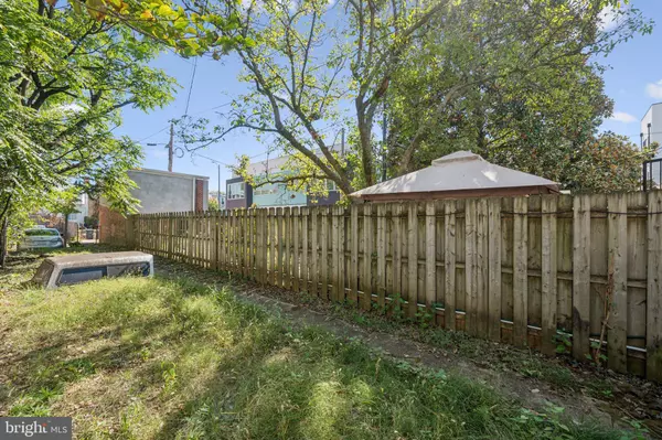 Washington, DC 20003,418 15TH ST SE