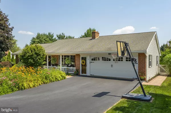 New Holland, PA 17557,3 MEADOW LN