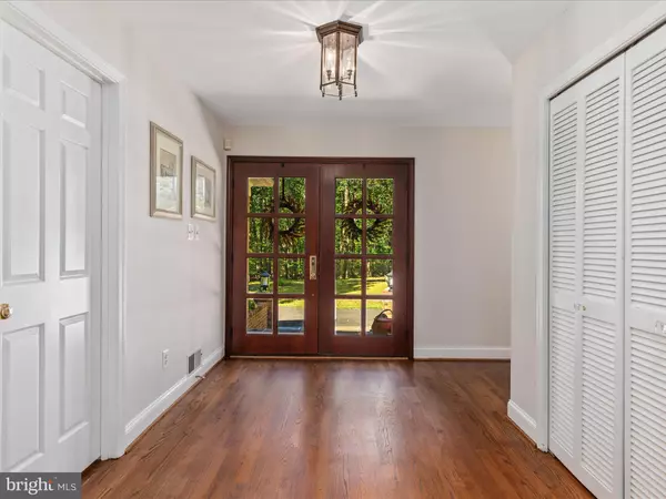 Great Falls, VA 22066,11119 COROBON LN